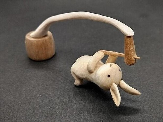うさぎ 金沢　餅つき 郷土玩具 木工　民芸品 インテリア　遺品整理　昭和レトロ f640x480