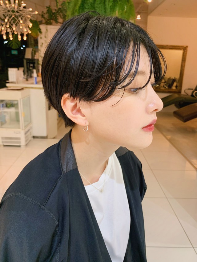 初ハンサムショート、怖くない。大人が似合う条件とは（HAIR）