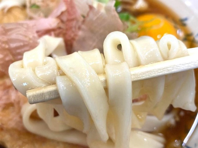 【名古屋駅】新幹線前の名物体験！名古屋駅ホームで味わう「きしめん住よし」の楽しみ方ガイド（土庄雄平「名古屋深掘りチャンネル」）