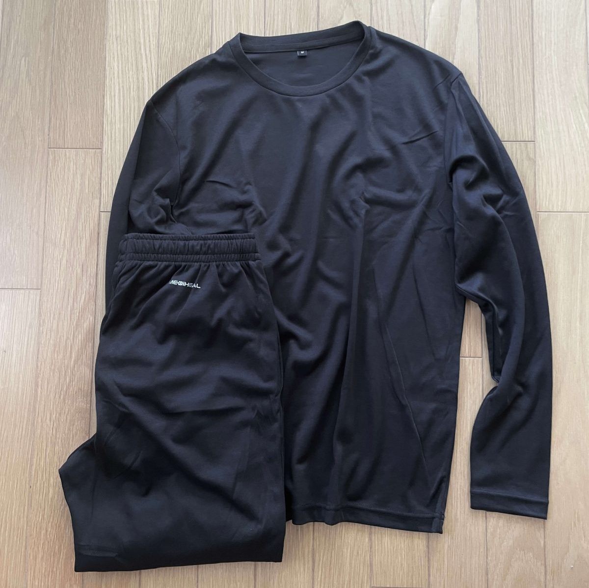 ワークマンの爆売れ商品」他社製品の半額以下!? 上下3800円の超