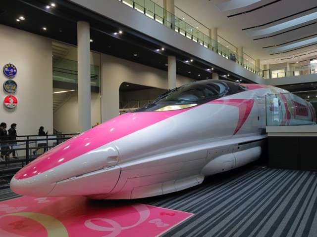 京都博物館展示車両シリーズ　新幹線 超レアなハローキティ仕様の新幹線500系車両も！営業再開した