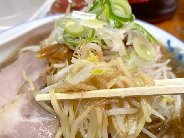 【名古屋市中村区】名駅近くの市場で味わう贅沢な一杯「中華そば大河」もやし多め&全部入り（土庄雄平「名古屋深掘りチャンネル」）