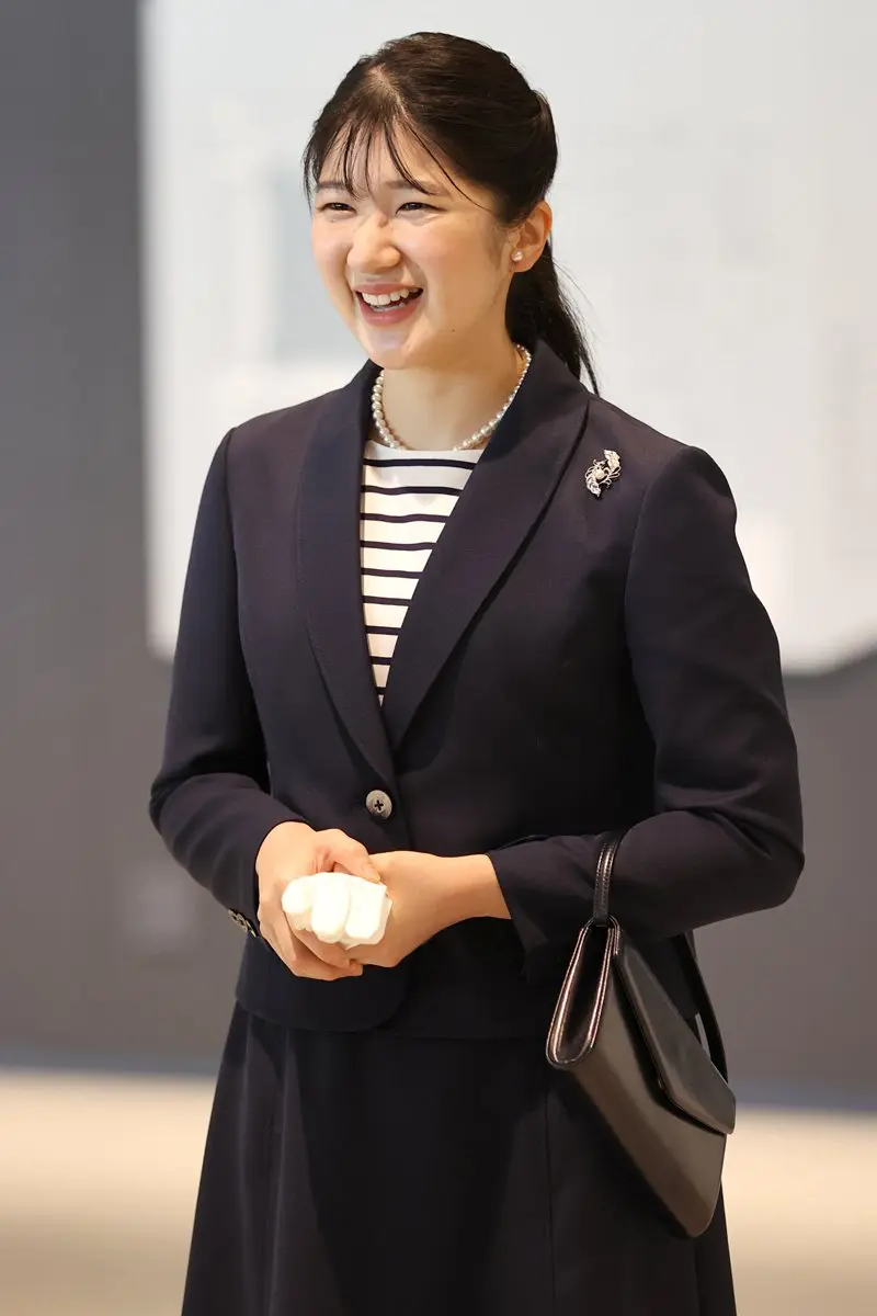 真似したくなる」愛子さま 佐賀ご訪問で着用し称賛浴びたブローチの