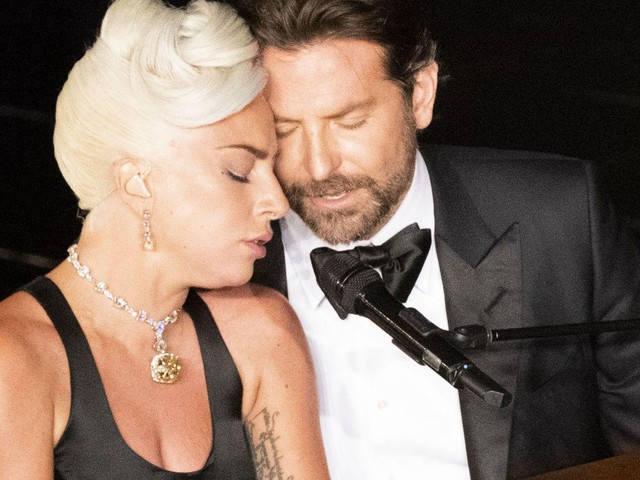 無名歌手がレディー・ガガの『Shallow』をカバーし、再びチャート入り（Harper’s BAZAAR（ハーパーズ バザー））