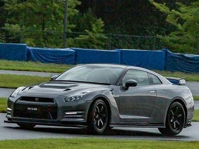 初期R35 GT-Rが輝きを取り戻すNISMOチューンは雨の日でも快適（アスキー）