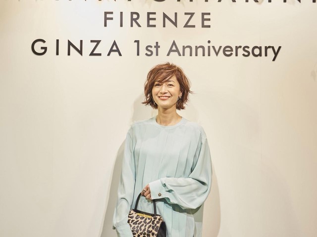 富岡佳子さん着用　BLAMINK エンブロイダリーフリンジケープ 富岡佳子private life］GIANNICHIARINI（Web eclat）