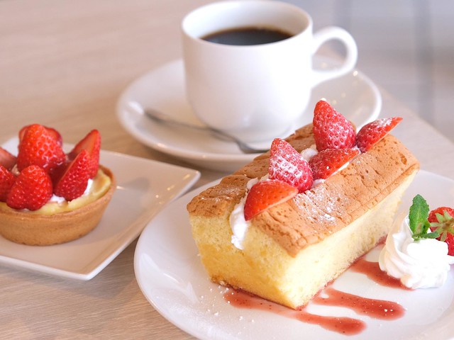 【名古屋市守山区】お花見とグルメを満喫！東谷山フルーツパークのレストハウス＆マルシェへ（土庄雄平「名古屋深掘りチャンネル」）