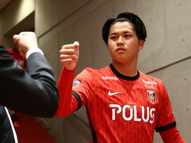 必ずレッズに戻る。そう誓った伊藤敦樹を勇気づけた2人の欧州組の存在