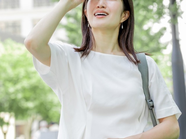 汗だくのTシャツ、すぐ洗えない場合の対処方法　臭いを防ぐテクニックとは（ウェザーニュース）