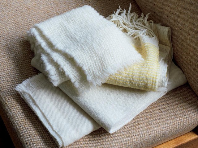 hou homespun 上杉浩子　手紡ぎマフラー 織作家「hou homespun」上杉浩子さん（前編）～目指す質感で羊毛