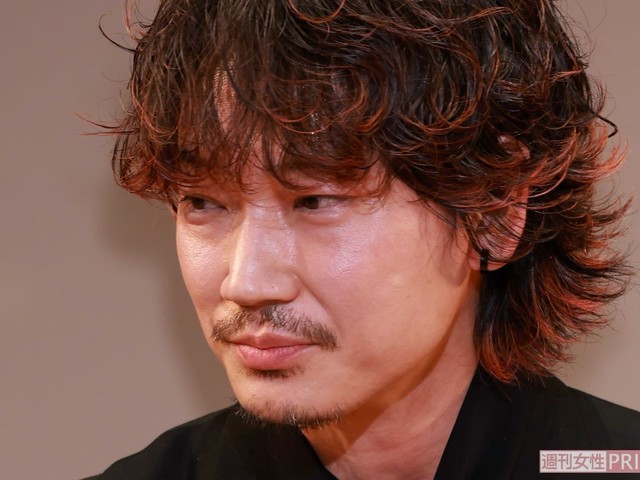 「一時期詰んでたが…」綾野剛、イベントで魅せた色気に絶賛の声（週刊女性PRIME）