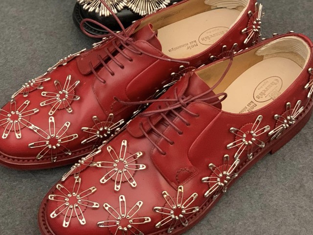 ノワール ケイ ニノミヤ」初コラボ チャーチとシューズ3型を制作