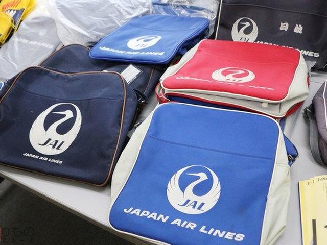 JAL 日本航空　2009年 日本-中国 通航35周 ミニバッグ JAL JAL 日本航空 2009年 日本-中国 通航35周 ミニバッグ JAL - メルカリ