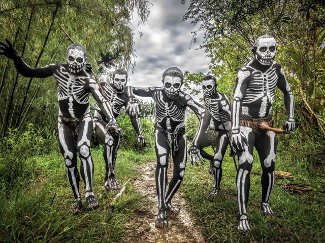 世界中の少数民族をフォーカスするヨシダナギの新作を公開、写真展