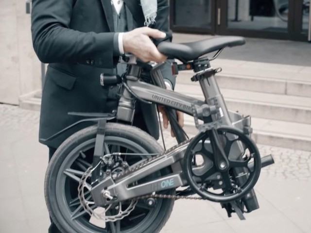 わずか12.5kg、日本で乗れる軽すぎる折りたたみ電動アシスト自転車「THE ONE」（bouncy）