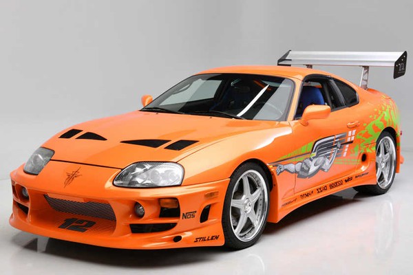 1/6 カスタム品　ワイルドスピード　ブライアン・オコナー　ボディ 映画ワイルドスピードでお馴染みのスカイラインGT-R！（ダイス