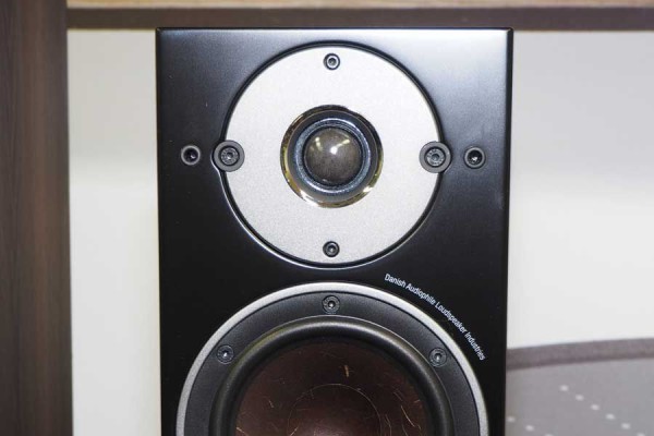 日本未発表 DALI Opticon1,Zensor1用傾斜オーディオボード DALI|【キズ】DALI ZENSOR1|HARDOFFオフモール（オフモ
