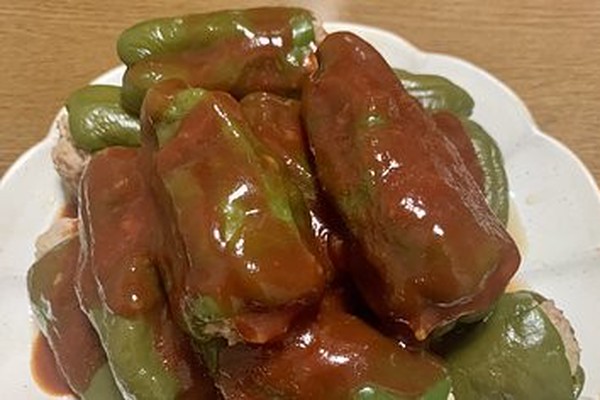 これは天才」絶対に剥がれないピーマンの肉詰めレシピ。“とある
