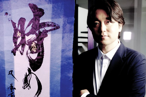 日本橋に双雲神社が出現!?日本橋三越本店で書道家・武田双雲の個展