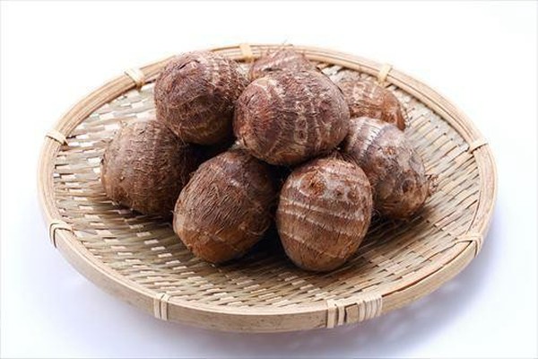 皮は剥いてから？剥く前に？『里芋』の上手な茹で方とは？（オリーブオイルをひとまわしニュース）