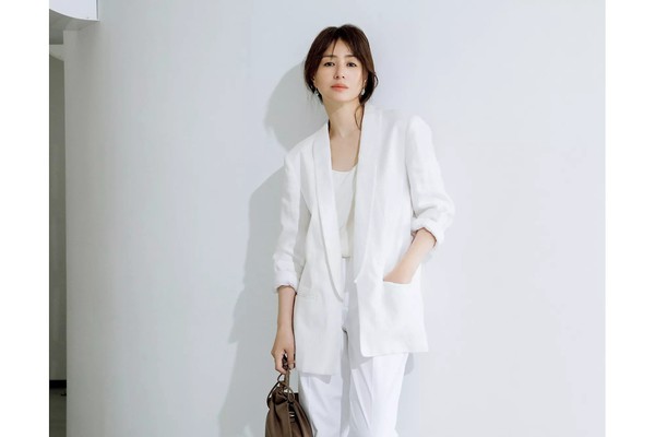凛としたたたずまいをつくる服、井川遥さんが着る「loin.」リネン
