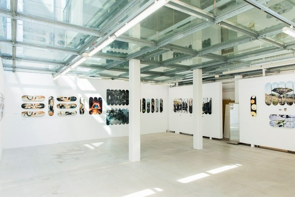 野村訓市と Evisen Skateboards プロデュースによるスケートボードデッキを使った写真展 “INDECKS PHOTO ...