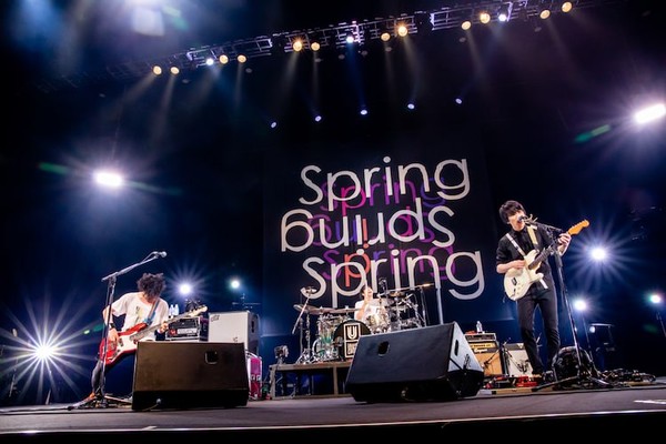 UNISON SQUARE GARDEN、9年前のライブを再現するツアーでレア曲