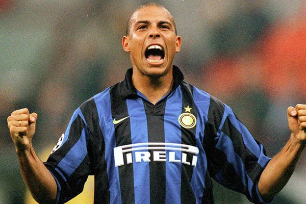 90年代インテル、「忘れないデザイン」のユニフォーム6着（Qoly）