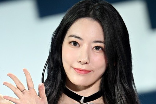 LE SSERAFIM宮脇咲良、HKT48、IZ*ONEに次ぐ3度目デビューに何を