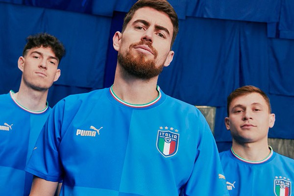 イタリア代表、2022新ユニフォームを発表！W杯優勝を祝う「4分割