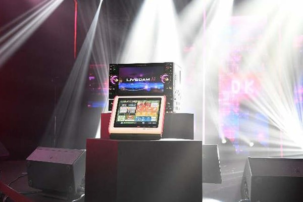 レポ＆インタビュー】第一興商、業界初の音声認識機能搭載の新商品発表