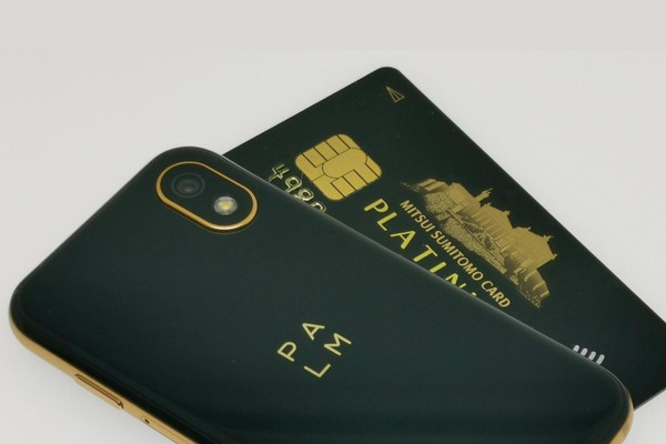 デカスマホ時代に“小さくすばしっこい”「Palm Phone Gold」を衝動買い