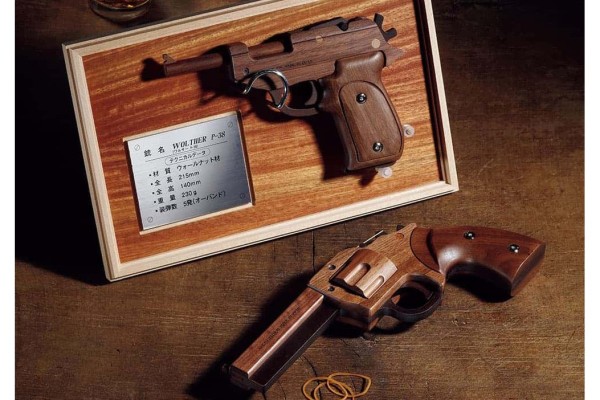 ササキ工芸　大人の木製鉄砲　コルトパイソン357 ベースプレート付 ササキ工芸 大人の木製鉄砲 コルトパイソン357ハイグレード