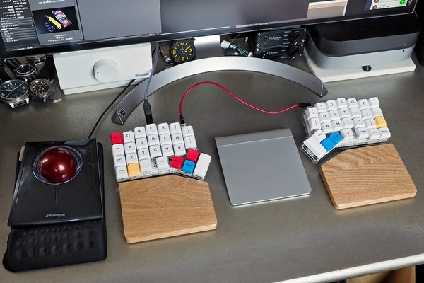 ▲1千円限定値下げ【無料匿名配送】自作キーボード 分離型 キーマップ変更対応 fc600x400