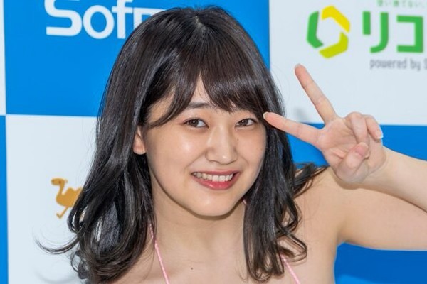 Iカップ新人グラドル湊みそら、印象的なのは「水色の眼帯水着」（ザテレビジョン）