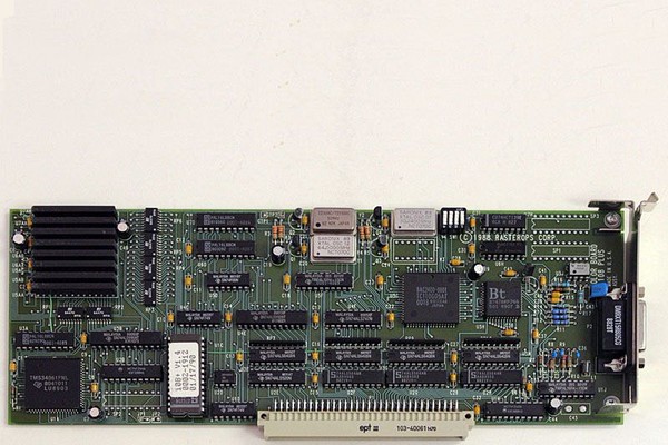 業界に痕跡を残して消えたメーカー NuBusと運命を共にしたVGAメーカーRasterOps（アスキー）