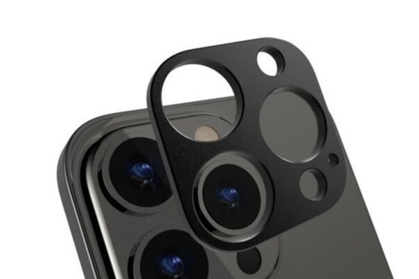 ボコッと飛び出たiPhone13のカメラレンズを守る！リアカメラ専用アルミ