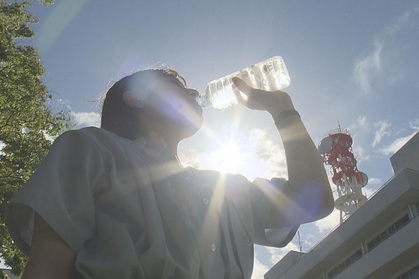 「ペットボトル症候群」に注意　熱中症対策の水分補給に思わぬ落とし穴…【大分発】（FNN PRIME online）