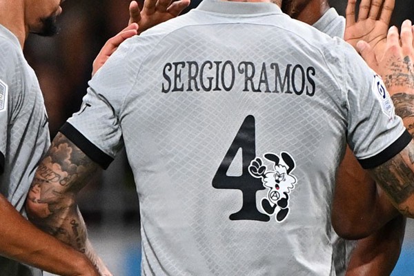 パリ・サンジェルマン、日本人デザイナー「VERDY」と新ユニでコラボ