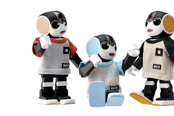 モバイル型ロボット『RoBoHoN（ロボホン）』の弟モデルを商品化