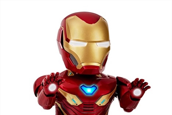 アベンジャーズ」誰でも“I am Iron Man”！ アイアンマンが、スマホで 