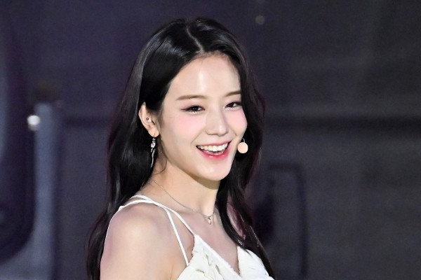 fromis_9チャン・ギュリが脱退、グループは今後8人体制で活動