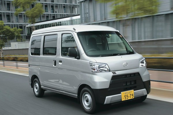 ダイハツ・ハイゼットカーゴ〉あらゆるシーンで活躍できる実力の持ち主