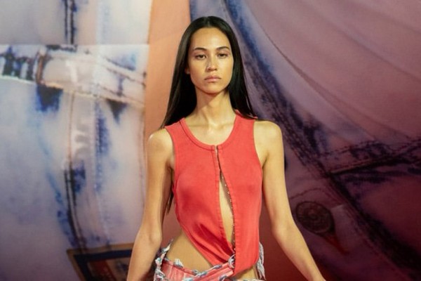 福士リナ、水原希子、Kemioがモデルで登場。東京で開催された
