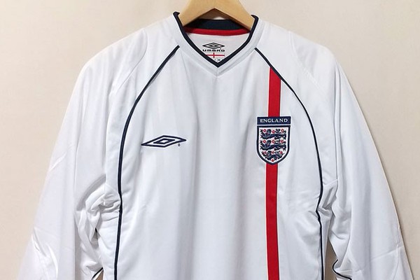 人気沸騰の日韓W杯モデル！イングランド代表、「2001ホーム