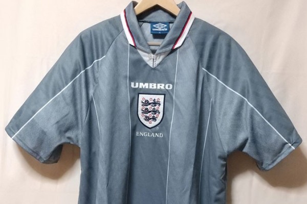 異色のEURO96ユニ！イングランド代表、「1996アウェイ」ユニフォーム（Qoly）