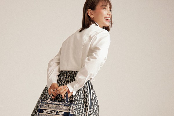 【上品カジュアルで色んなコーデに☆】DIOR スカート ディオール】トップモデル・松島花が着こなす「最新秋コーデ」3