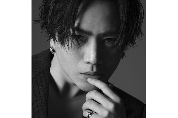 ØMI（登坂広臣）のライブBlu-ray＆DVDジャケット写真が公開（WWS