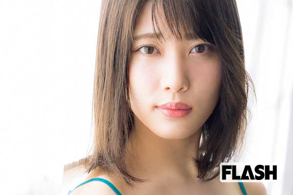 【大型配送タイプ】乃木坂46 伊藤純奈さん掲載ページ（ポスターサイズ）ST 乃木坂46 - 伊藤純奈 1st写真集 unfussyの通販 by 楽天市場