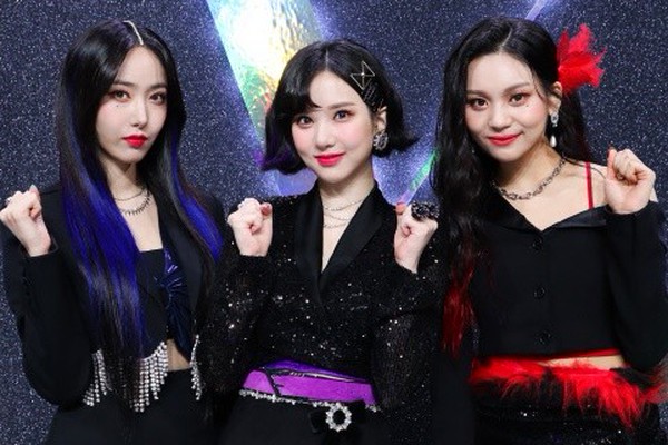 GFRIEND VIVIZ ウナ オムジ シンビ トレカ UNIVERSE 当選 Amazon.co.jp: VIVIZ ウナ トレカ GFRIEND サノク2 : おもちゃ